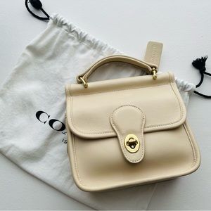 Vintage Coach Mini Willis / Vintage Coach Mini Winnie Crossbody bag.